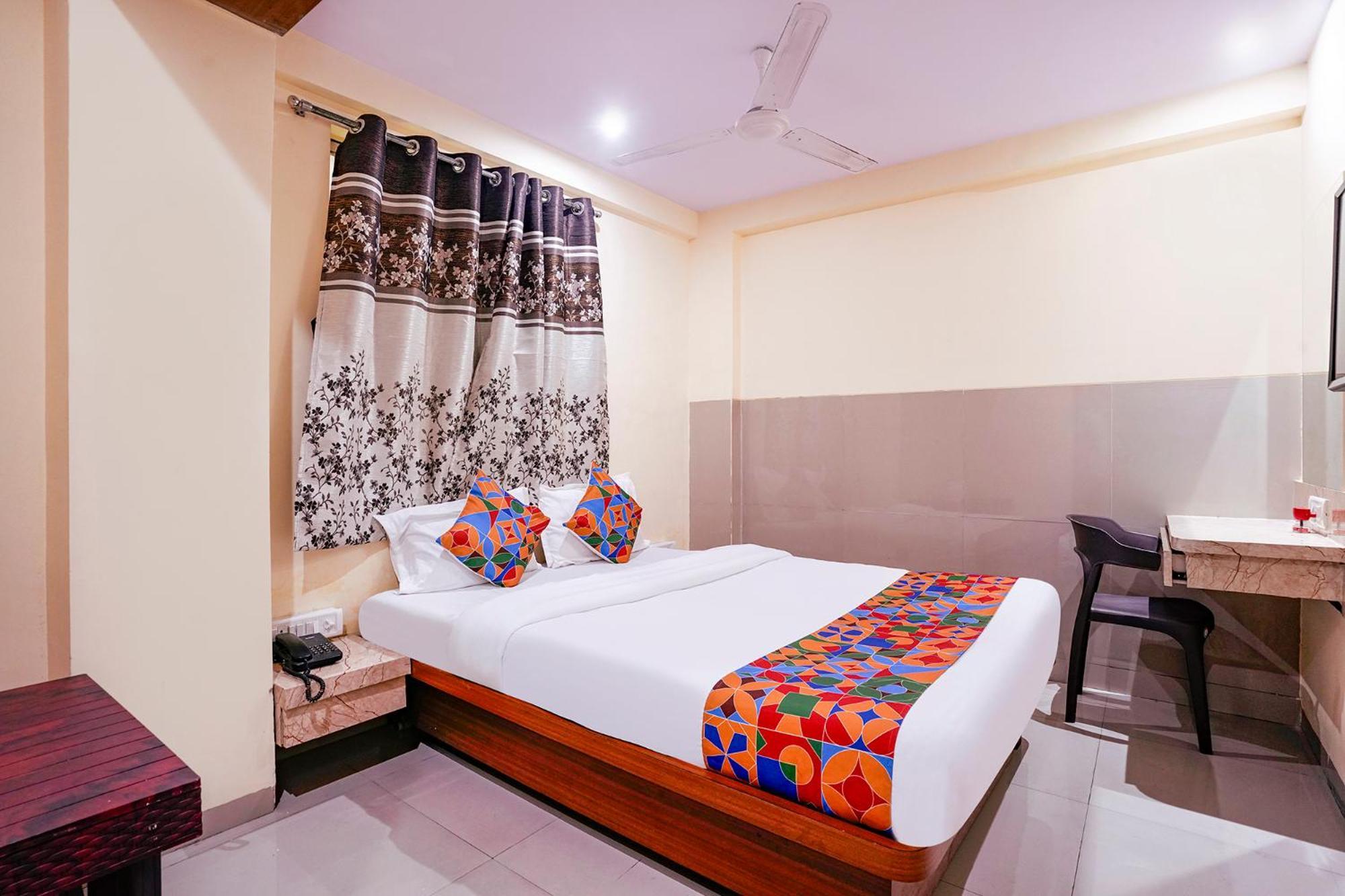 Fabhotel Everest Vashi Экстерьер фото