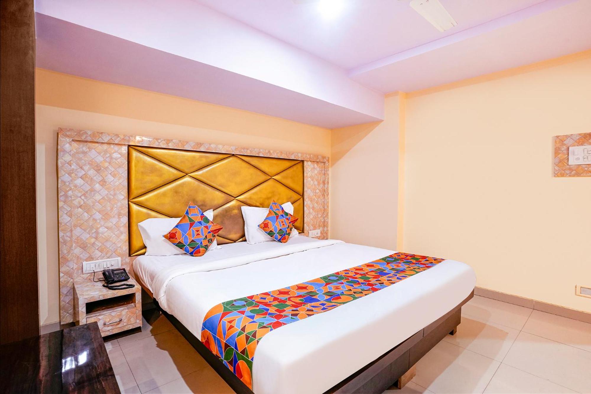 Fabhotel Everest Vashi Экстерьер фото