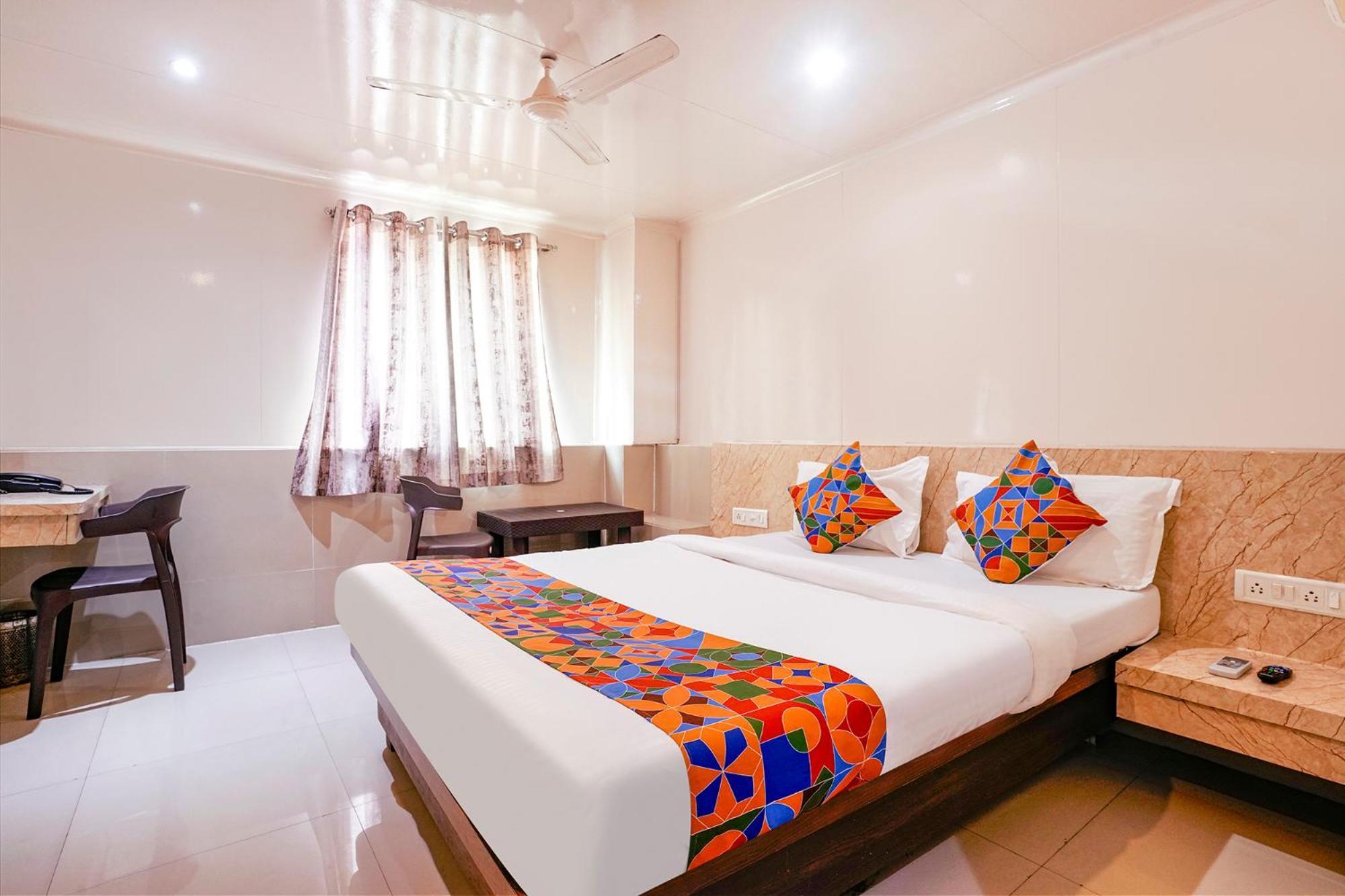 Fabhotel Everest Vashi Экстерьер фото