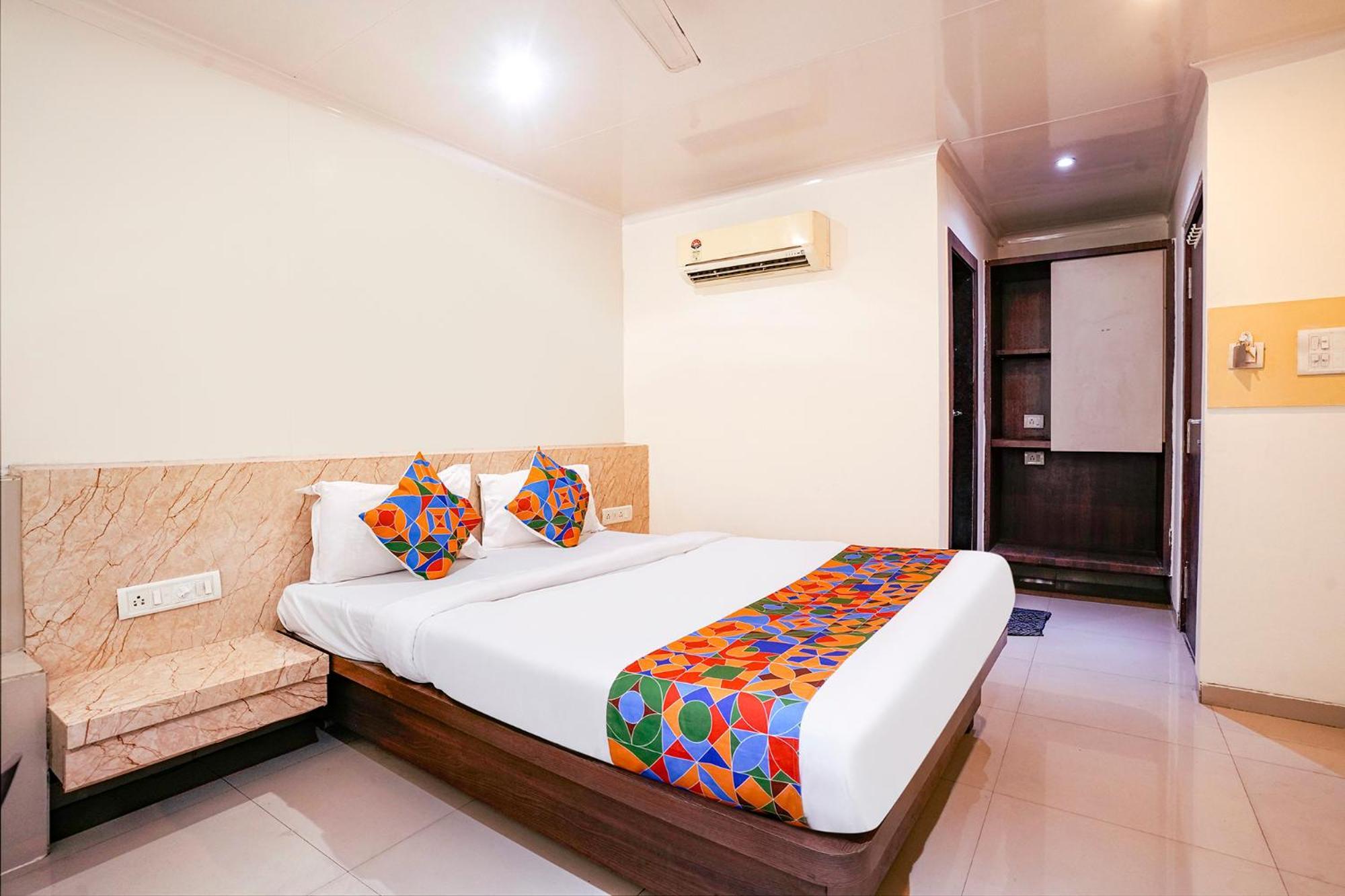Fabhotel Everest Vashi Экстерьер фото
