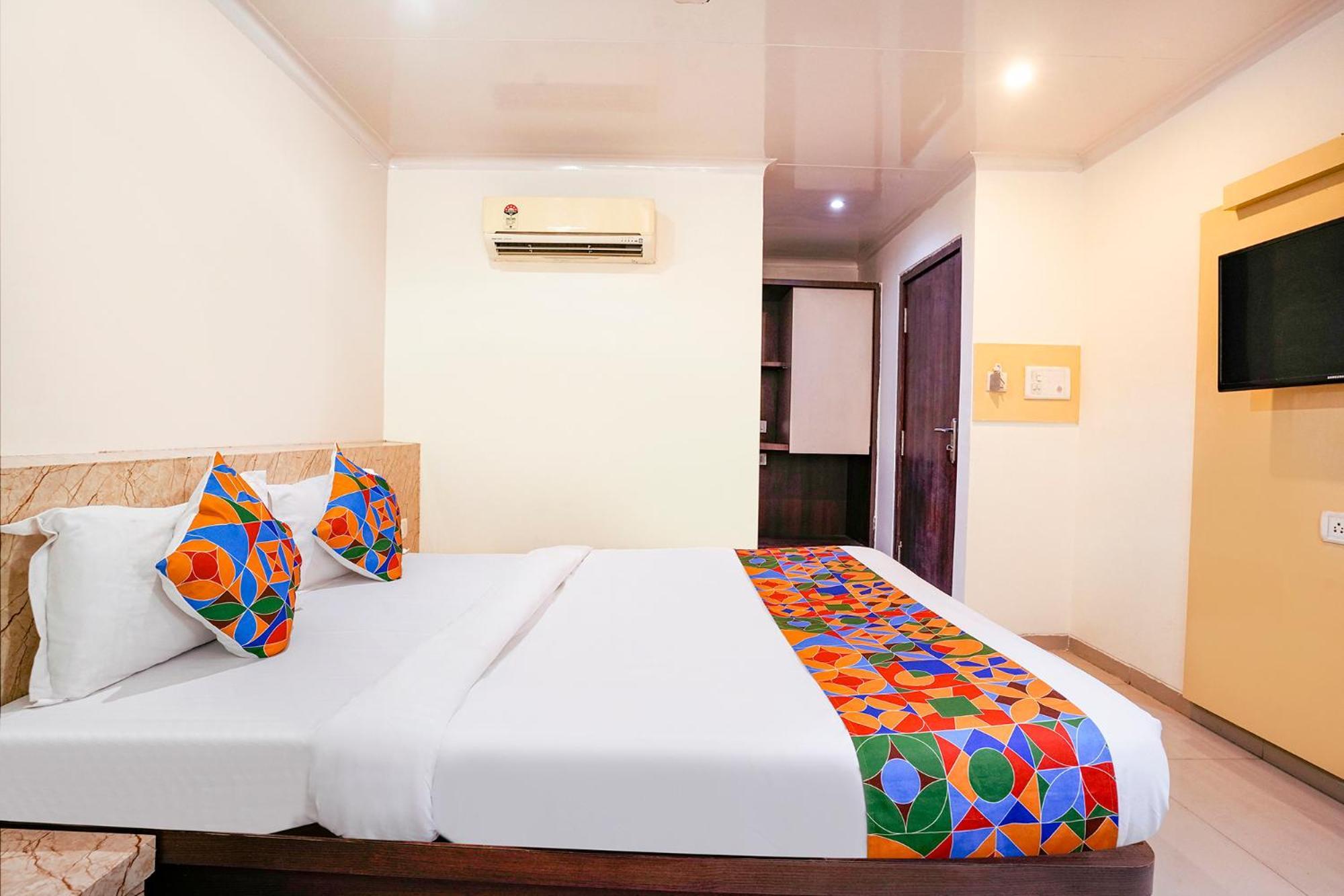 Fabhotel Everest Vashi Экстерьер фото