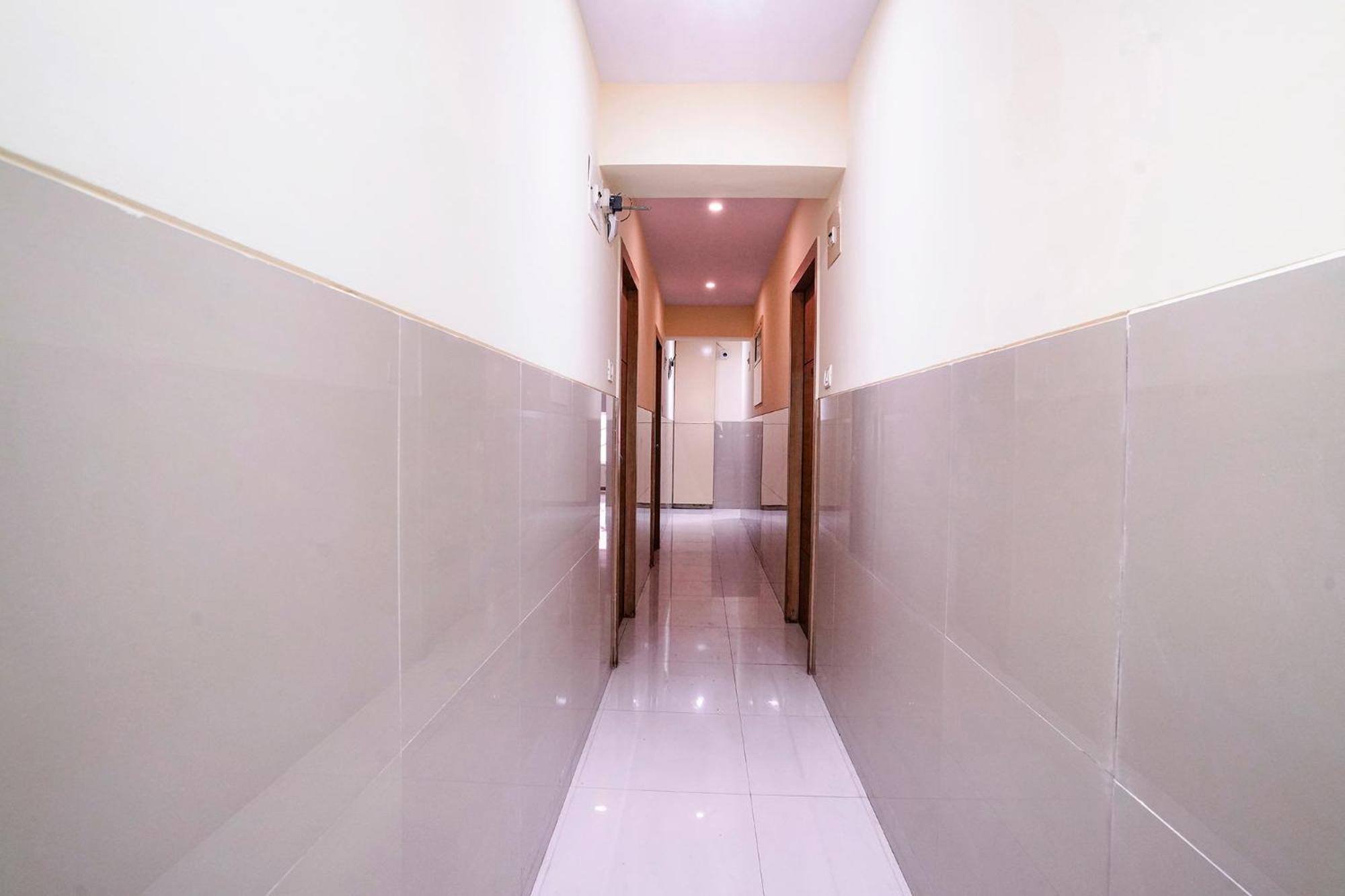 Fabhotel Everest Vashi Экстерьер фото
