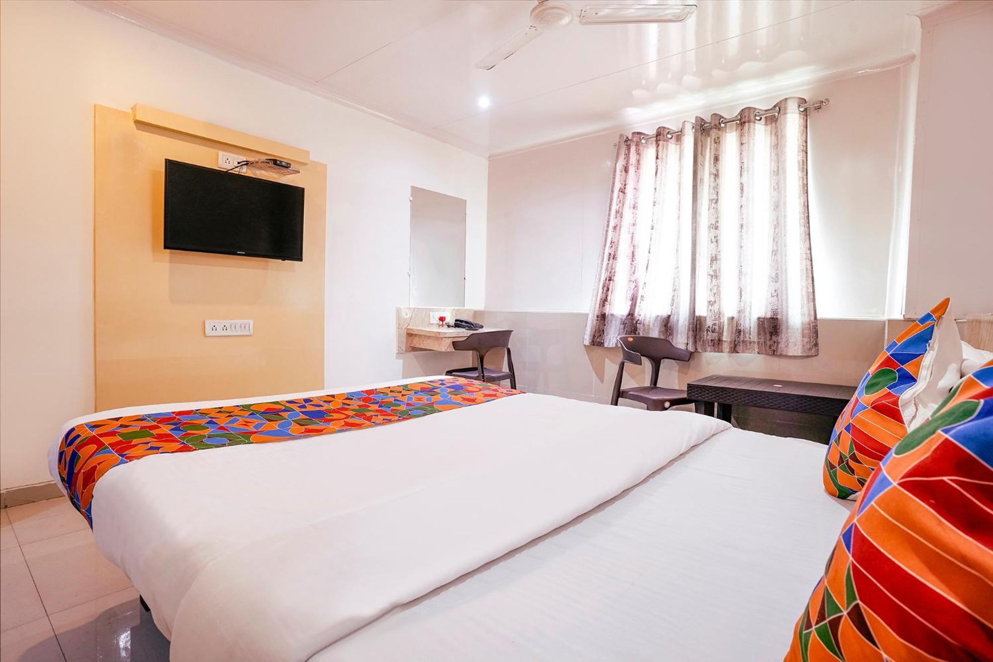 Fabhotel Everest Vashi Экстерьер фото